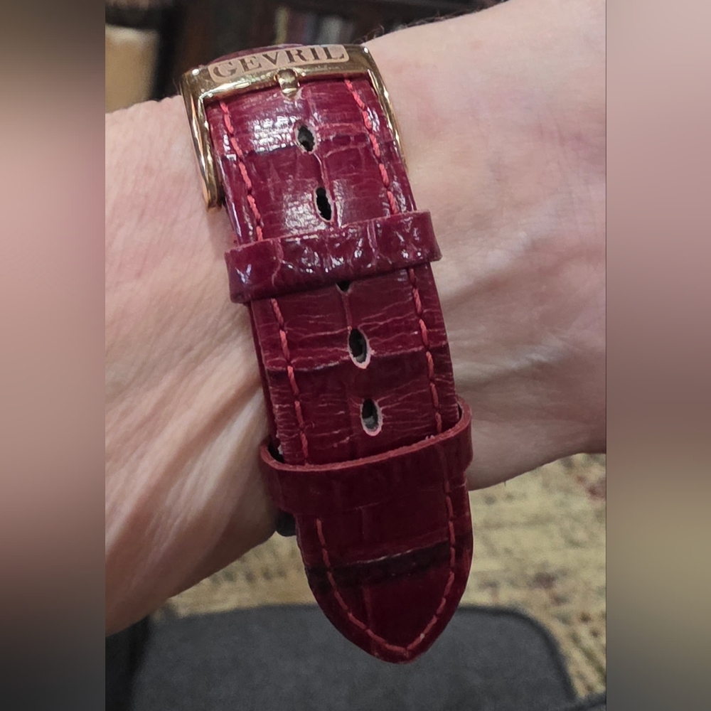 Open to offers! Beautiful Gevril limited edition diamond bezel watch - Picture 11 of 12